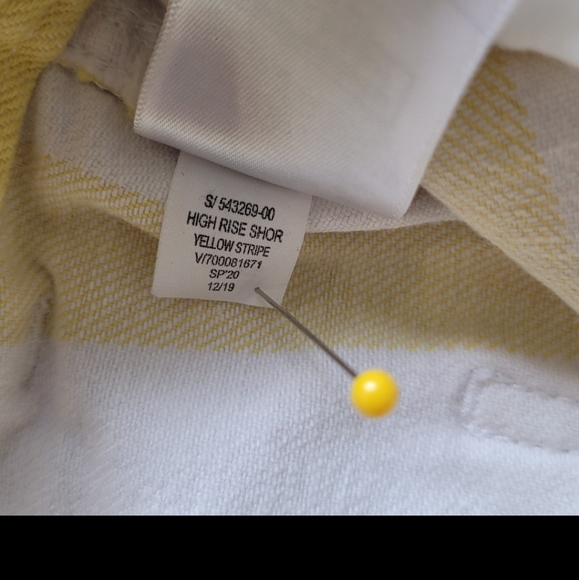 GAP womens size 12 tall, High Rise Yellow stripe short - Picture 5 of 11